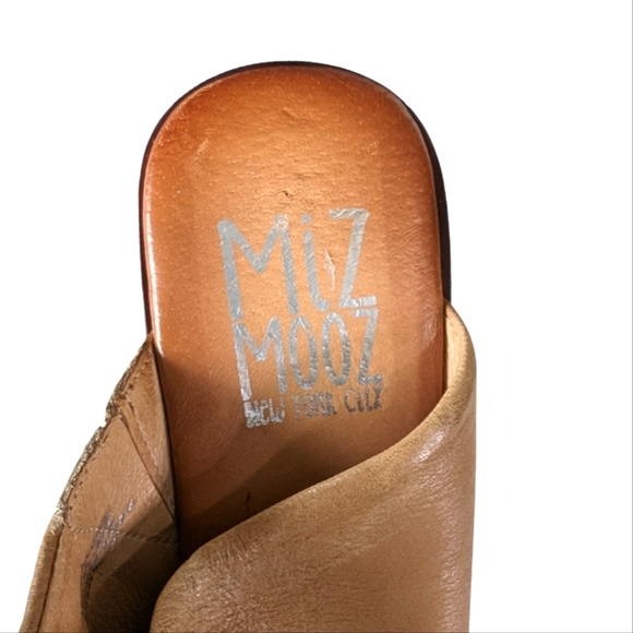 Miz Mooz Gianna Wedge Sandal in Sand. Size 40/(9-9.5) - Picture 8 of 11